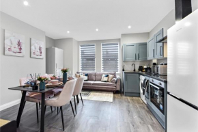 City Getaway- Newly Renovated Flat for Groups